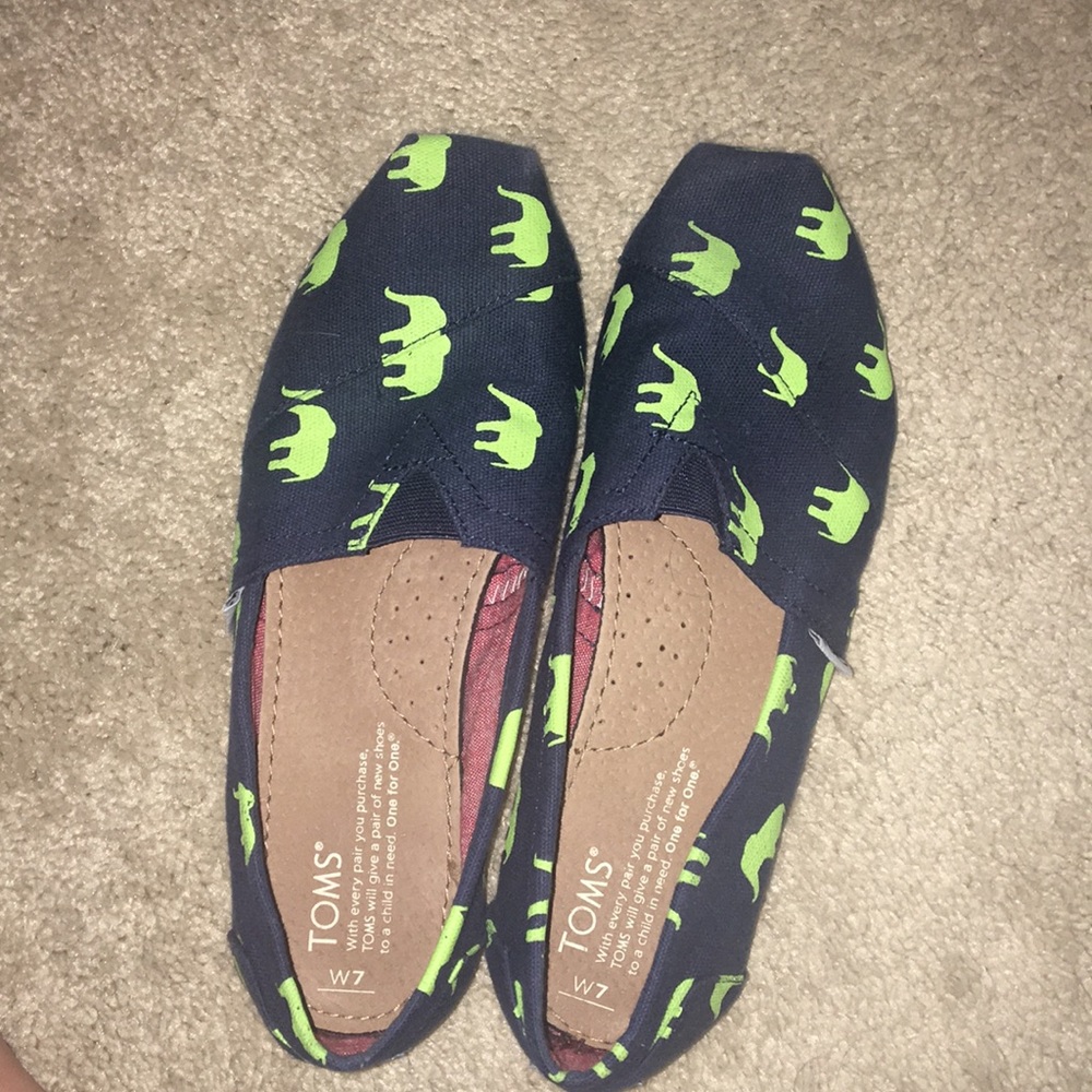 Toms size 7